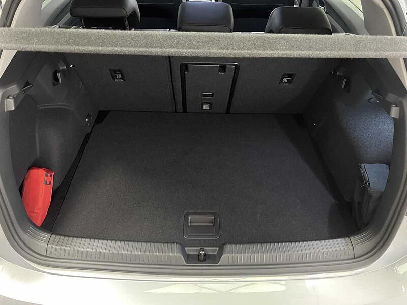 Volkswagen Golf VIII 2.0 TDI DSG Goal Klima Navi