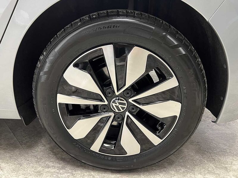 Volkswagen Golf VIII 2.0 TDI DSG Goal Klima Navi