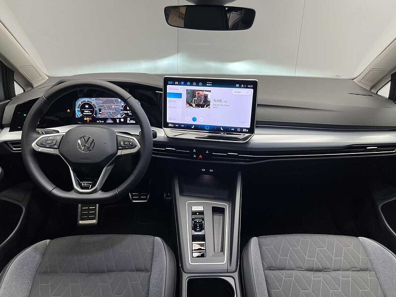 Volkswagen Golf VIII 2.0 TDI DSG Goal Klima Navi