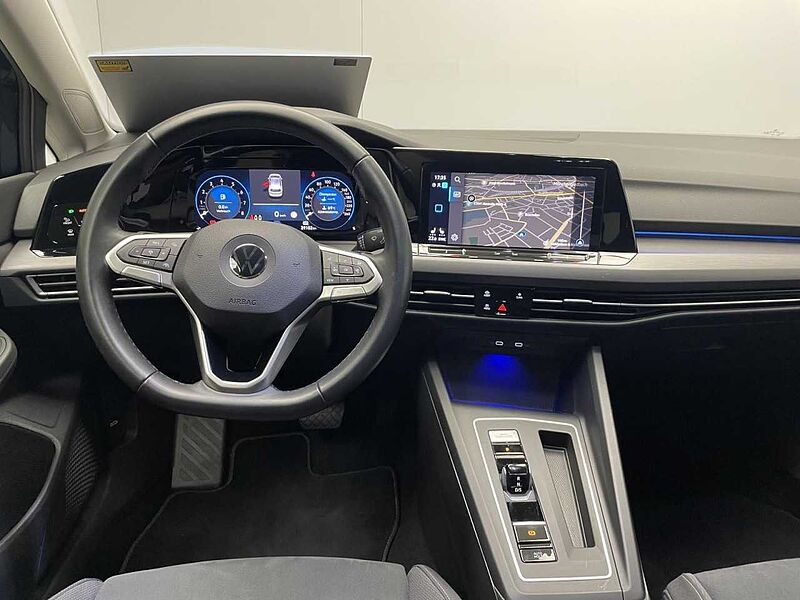 Volkswagen Golf VIII 1.5 eTSI DSG Style Klima Navi