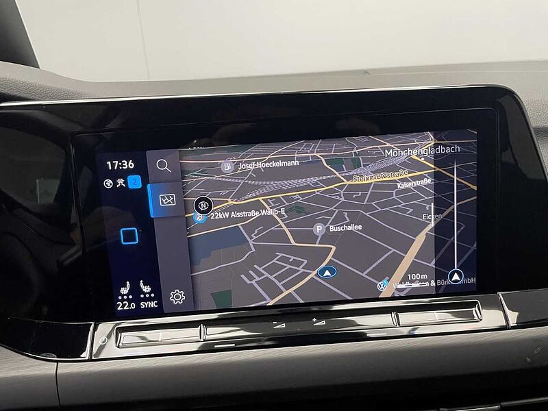 Volkswagen Golf VIII 1.5 eTSI DSG Style Klima Navi