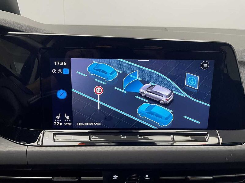 Volkswagen Golf VIII 1.5 eTSI DSG Style Klima Navi