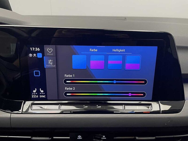 Volkswagen Golf VIII 1.5 eTSI DSG Style Klima Navi