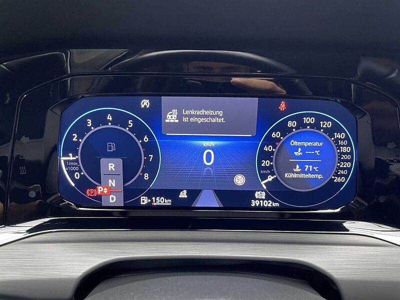 Volkswagen Golf VIII 1.5 eTSI DSG Style Klima Navi