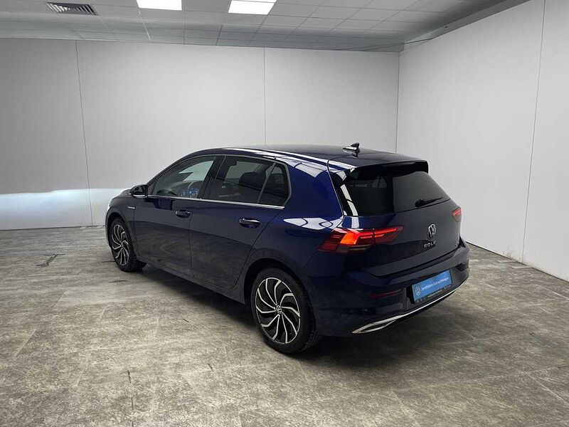 Volkswagen Golf VIII 1.5 eTSI DSG Style Klima Navi