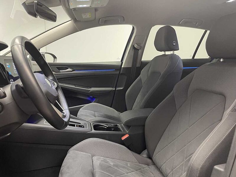 Volkswagen Golf VIII 1.5 eTSI DSG Style Klima Navi