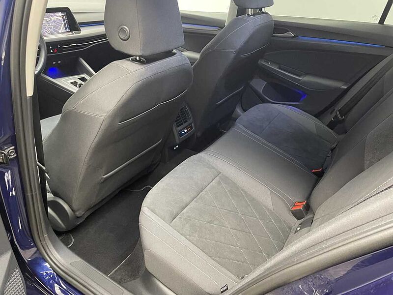 Volkswagen Golf VIII 1.5 eTSI DSG Style Klima Navi