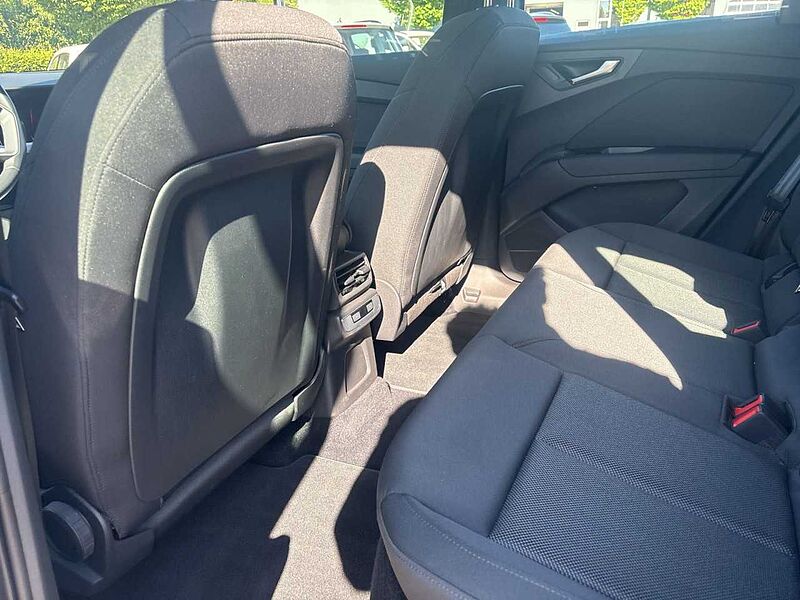 Audi Q4 35 e-tron *NAVI / ADVANCED KEY / STANDKLIMA*