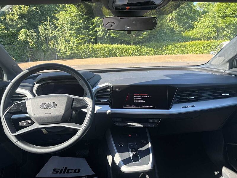 Audi Q4 35 e-tron *NAVI / ADVANCED KEY / STANDKLIMA*