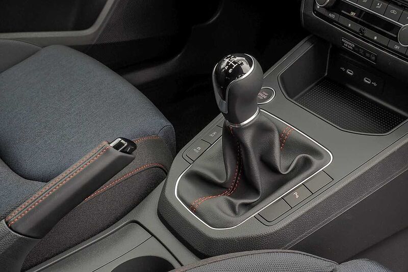 SEAT Ibiza FR 1.0 TSI 85 kW LED+FullLink+Kamera