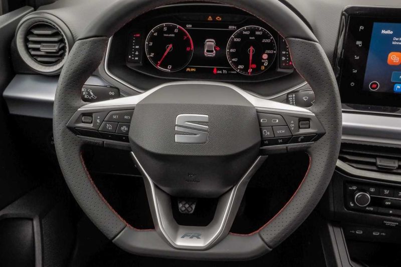 SEAT Ibiza FR 1.0 TSI 85 kW LED+NAVI+Kamera+FullLink