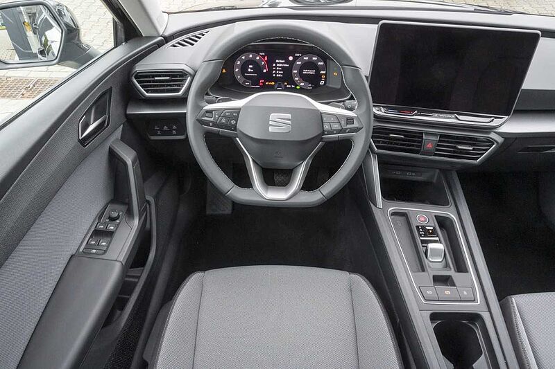 SEAT Leon Road Edition 1.5 eTSI Kamera+Navi+SitzHZ+FullLink