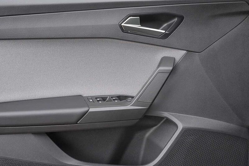 SEAT Leon Road Edition 1.5 eTSI Kamera+Navi+SitzHZ+FullLink