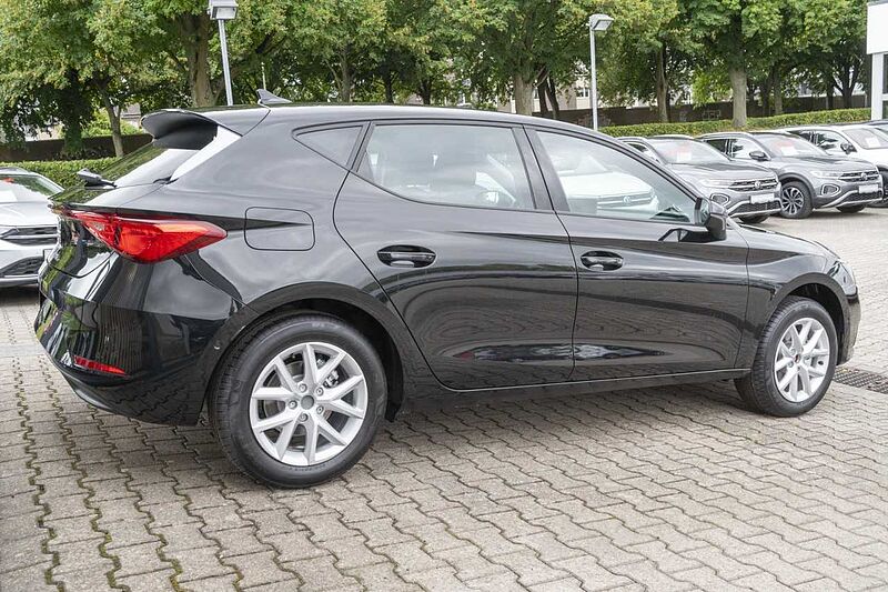 SEAT Leon Road Edition 1.5 eTSI Kamera+Navi+SitzHZ+FullLink