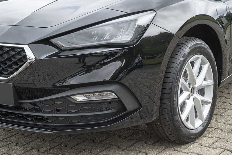 SEAT Leon Road Edition 1.5 eTSI Kamera+Navi+SitzHZ+FullLink