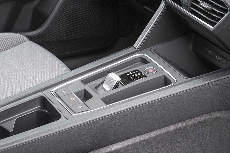 SEAT Leon Road Edition 1.5 eTSI Kamera+Navi+SitzHZ+FullLink