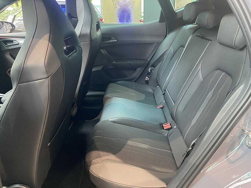 CUPRA FORMENTOR VZ 2.0 TSI 4DRIVE AKRAPOVIC+PANO+AHK+