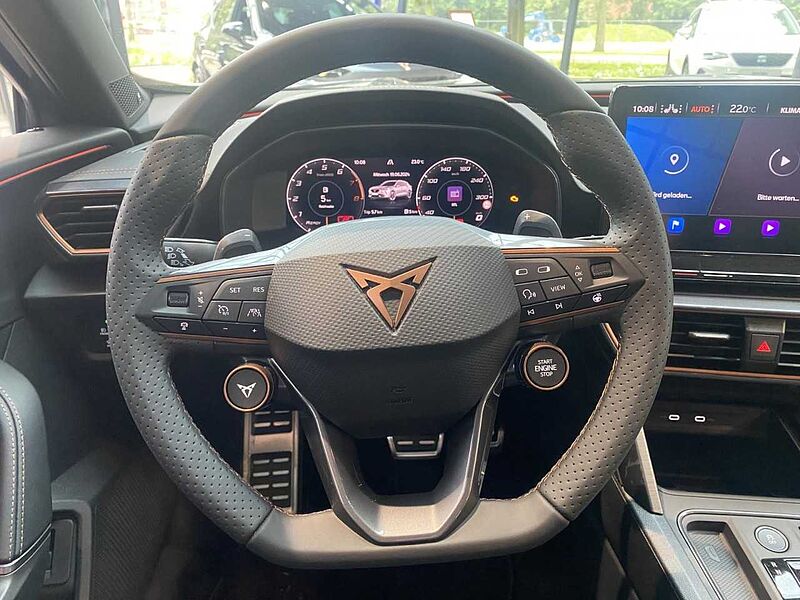 CUPRA FORMENTOR VZ 2.0 TSI 4DRIVE AKRAPOVIC+PANO+AHK+