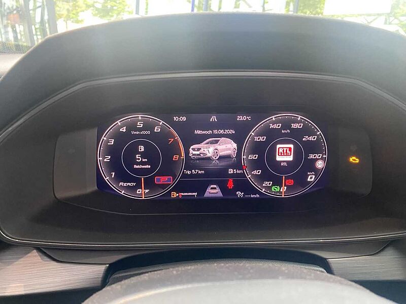 CUPRA FORMENTOR VZ 2.0 TSI 4DRIVE AKRAPOVIC+PANO+AHK+