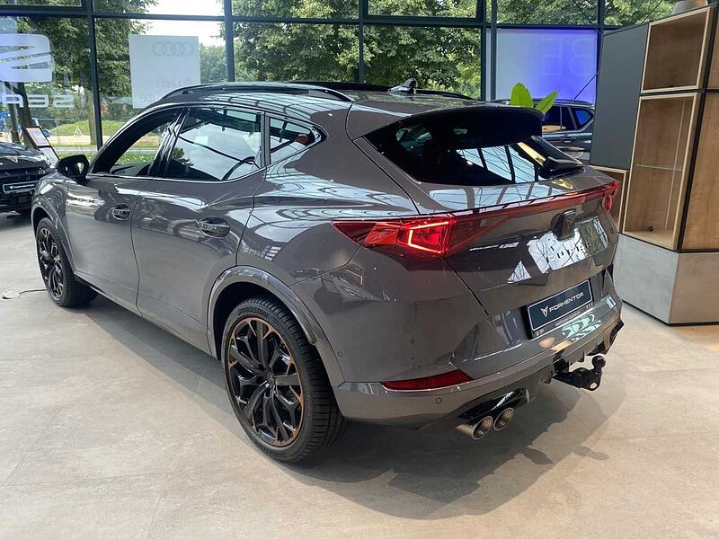 CUPRA FORMENTOR VZ 2.0 TSI 4DRIVE AKRAPOVIC+PANO+AHK+