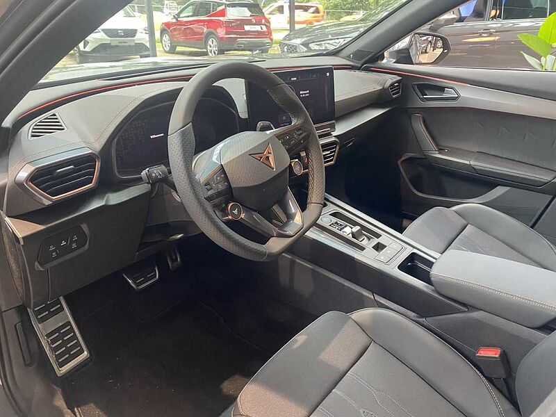 CUPRA FORMENTOR VZ 2.0 TSI 4DRIVE AKRAPOVIC+PANO+AHK+