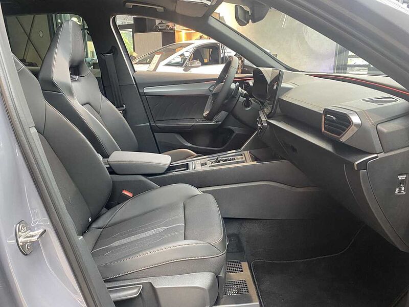 CUPRA FORMENTOR VZ 2.0 TSI 4DRIVE AKRAPOVIC+PANO+AHK+