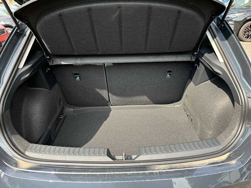 SEAT LEON ROAD EDITION 1.5 eTSI 150PS DSG+RFK+CARPLAY