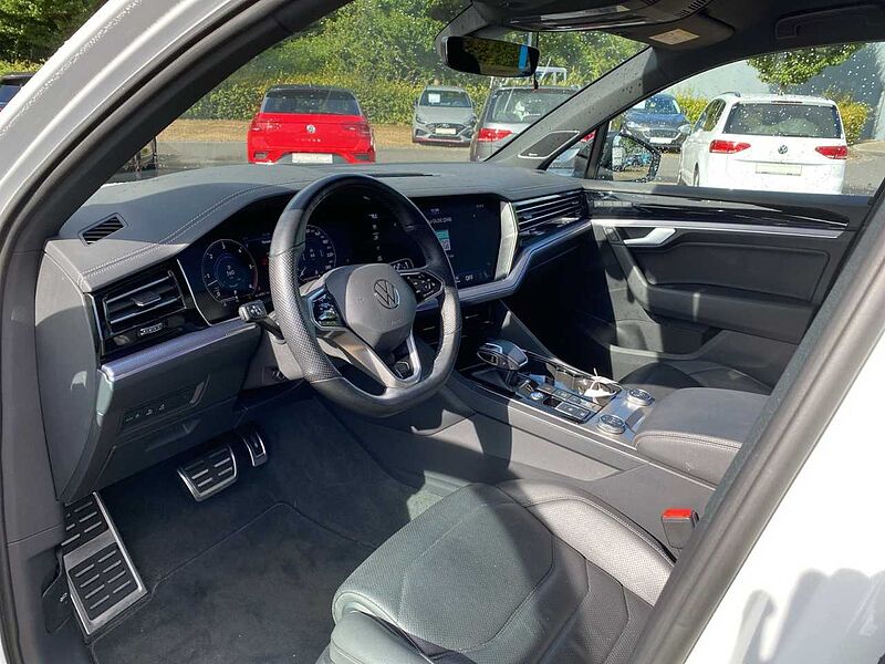 Volkswagen Touareg 3.0 V6 TDI 4Motion Tiptronic R-Line *BLACK STYLE / LUFTFAHRWERK / 360*