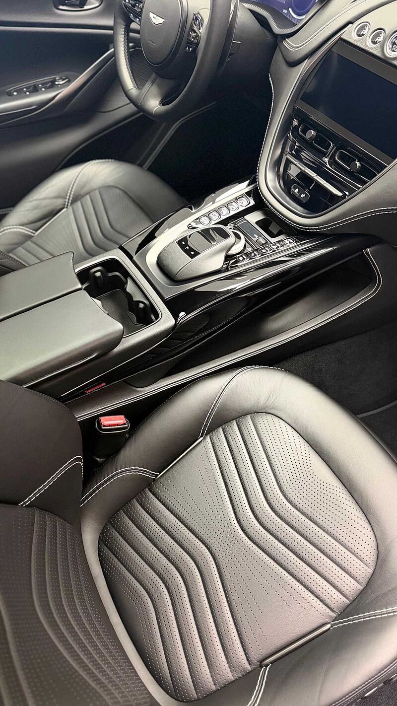 Aston Martin DBX 4.0 V8 1/500 Klima Navi Leder