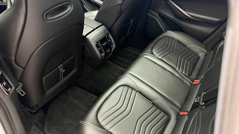 Aston Martin DBX 4.0 V8 1/500 Klima Navi Leder