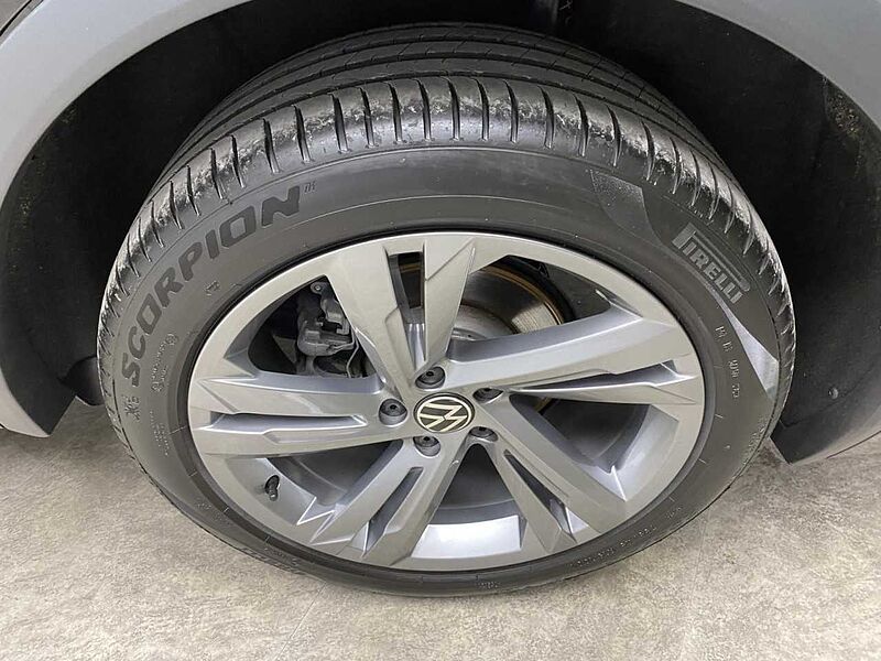 Volkswagen Tiguan Allspace 2.0 TSI DSG R-Line 4Motion 7-Sitzer