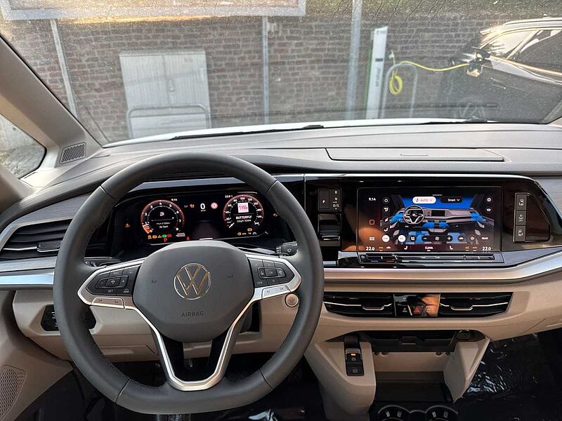 Volkswagen NFZ Multivan Life Motor: 2,0 l TSI OPF 150 kW Getriebe: 7-Gang-Doppelkupplungsge T7