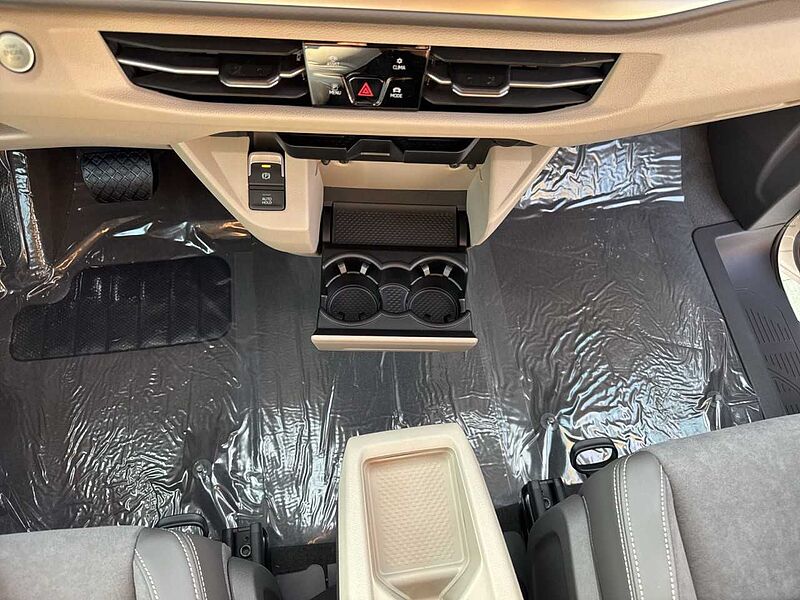 Volkswagen NFZ Multivan Life Motor: 2,0 l TSI OPF 150 kW Getriebe: 7-Gang-Doppelkupplungsge T7