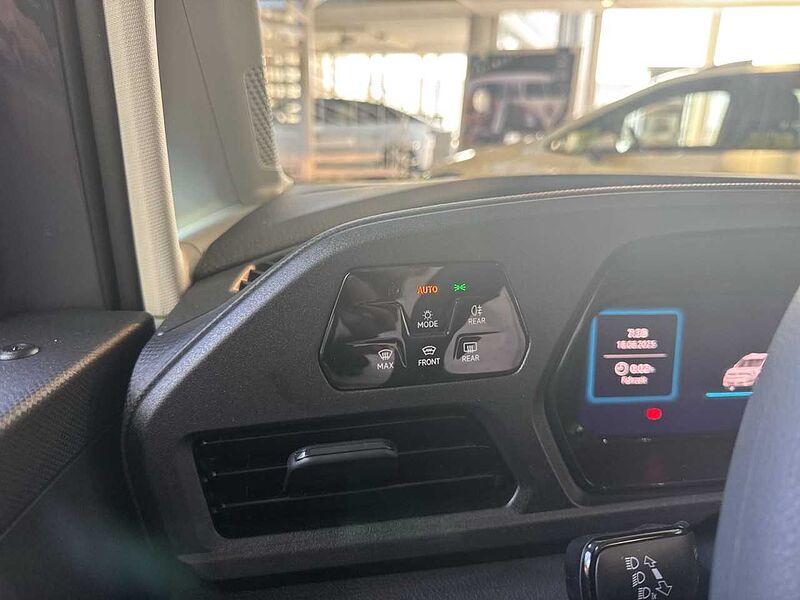 Volkswagen Caddy Cargo Motor: 2,0 l TDI EU6 SCR 75 kW Getriebe: 6-Gang-Schaltgetriebe Radst