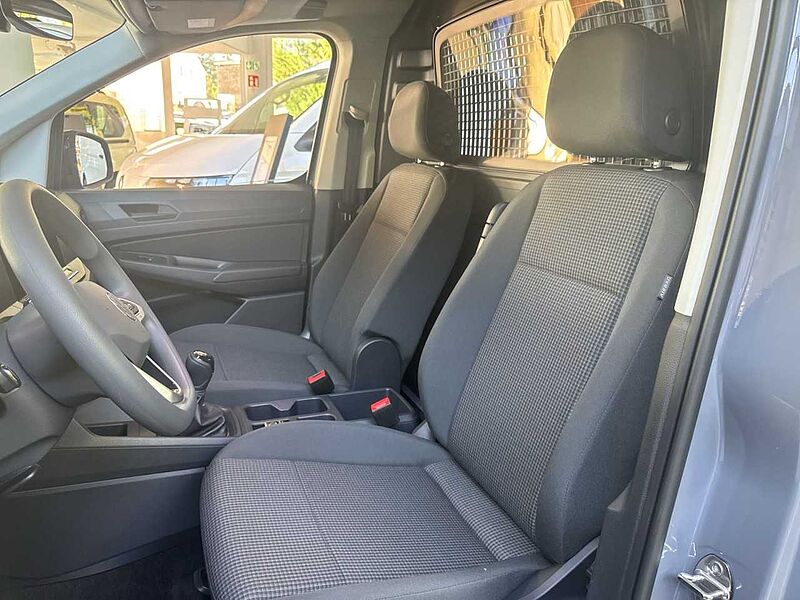 Volkswagen Caddy Cargo Motor: 2,0 l TDI EU6 SCR 75 kW Getriebe: 6-Gang-Schaltgetriebe Radst