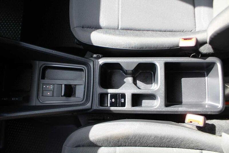 Volkswagen CADDY CARGO MAXI 2.0 TDI DSG / AHK / LED / KAMERA / CARPLAY / VOLL