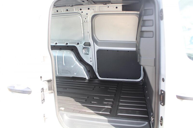 Volkswagen CADDY CARGO MAXI 2.0 TDI DSG / AHK / LED / KAMERA / CARPLAY / VOLL