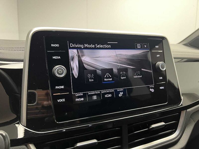 Volkswagen T-Roc 1.5 TSI DSG R-Line Klima Navi