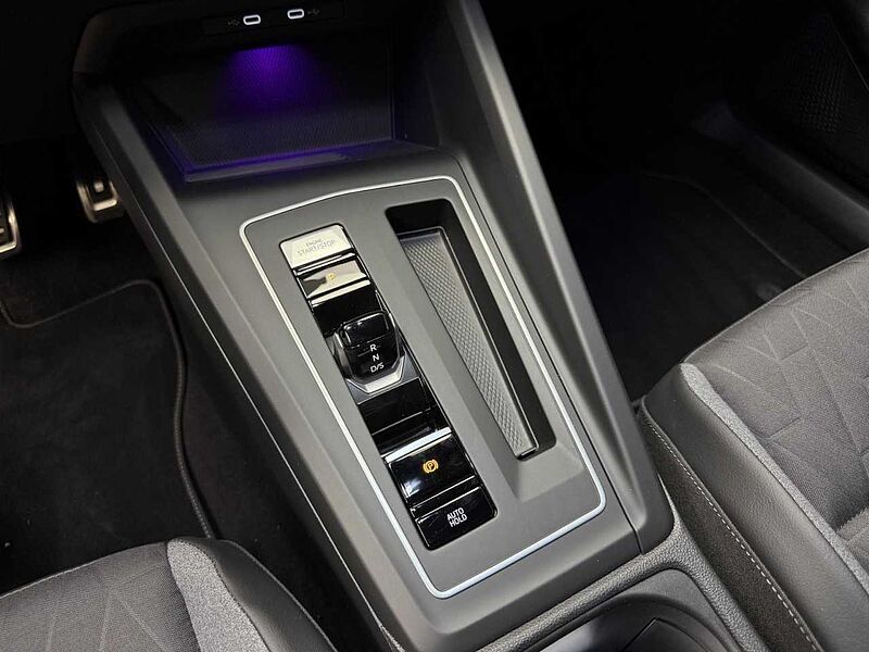 Volkswagen Golf VIII 1.5 TSI DSG GOAL 2,49% Klima Navi