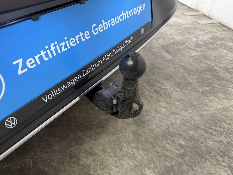 Volkswagen Golf VIII 1.5 TSI DSG GOAL 2,49% Klima Navi