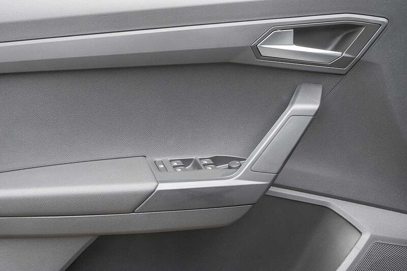 SEAT Ibiza Road Edition 1.0 TSI NAV+SitzHZ+Klima