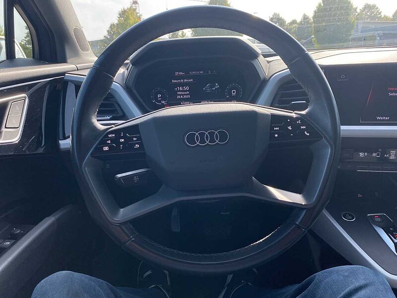 Audi Q4 35 etron Klima Navi Einparkhilfe e-tron