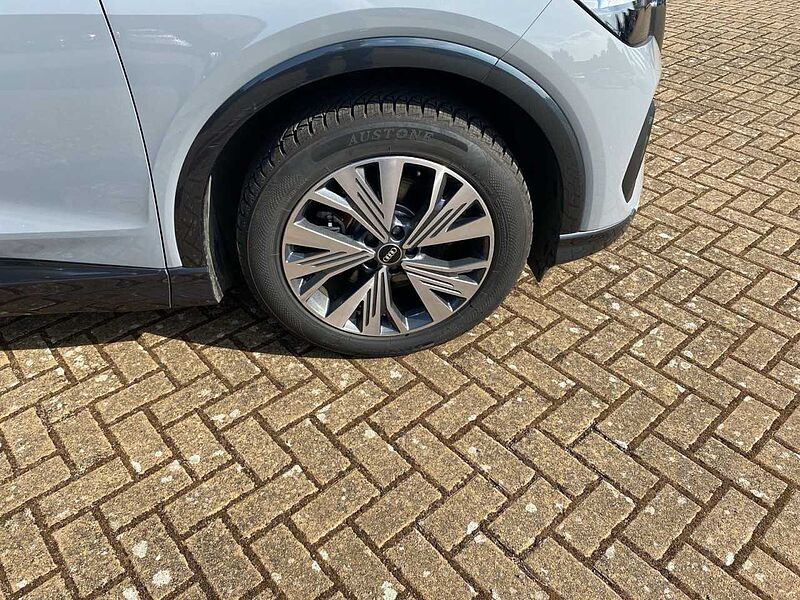 Audi Q4 35 etron Klima Navi Einparkhilfe e-tron