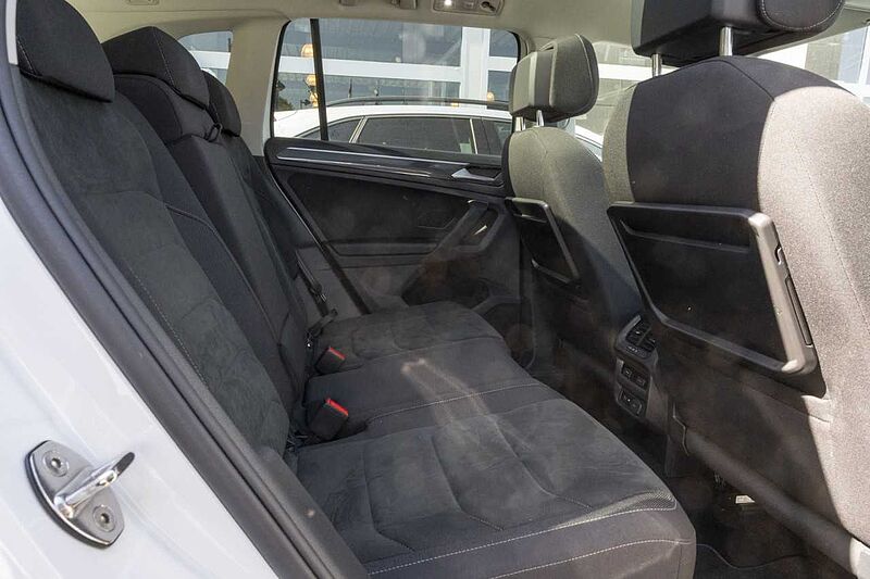 Volkswagen Tiguan 2.0 TSI Highl. / R-Line 4Motion DSG+ Panoramadach+Navi+Kamera+