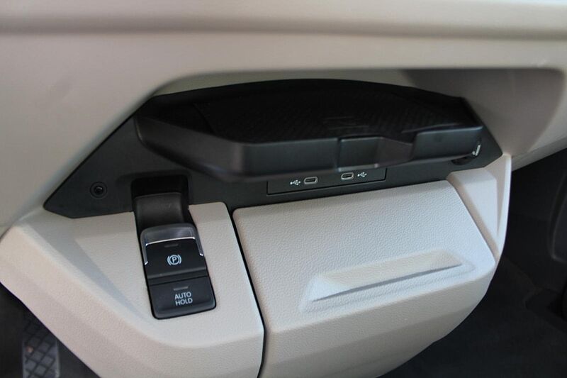 Volkswagen MULTIVAN 2.0 TDI DSG / LEDER / AHK / NAVI / VOLL Life ANDERE