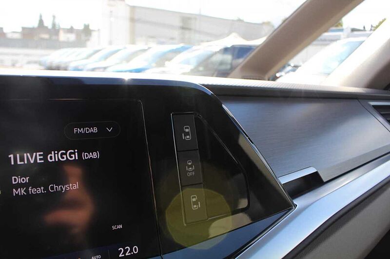 Volkswagen MULTIVAN 2.0 TDI DSG / LEDER / AHK / NAVI / VOLL Life ANDERE