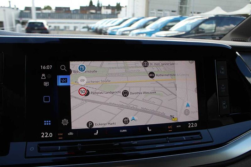 Volkswagen MULTIVAN 2.0 TDI DSG / LEDER / AHK / NAVI / VOLL Life ANDERE