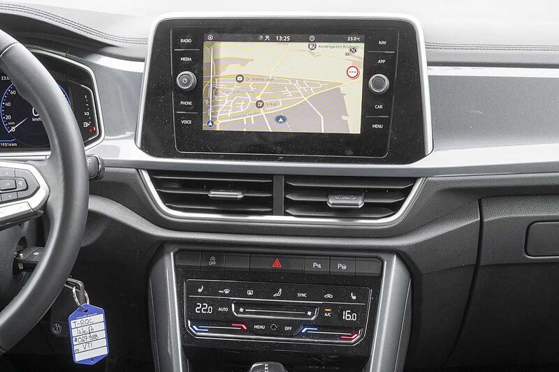 Volkswagen T-Roc 1.5 TSI Style DSG+AHK+Navi+LED Klima Navi