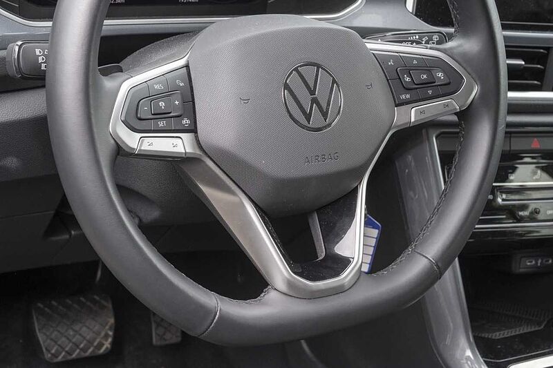 Volkswagen T-Roc 1.5 TSI Style DSG+AHK+Navi+LED Klima Navi
