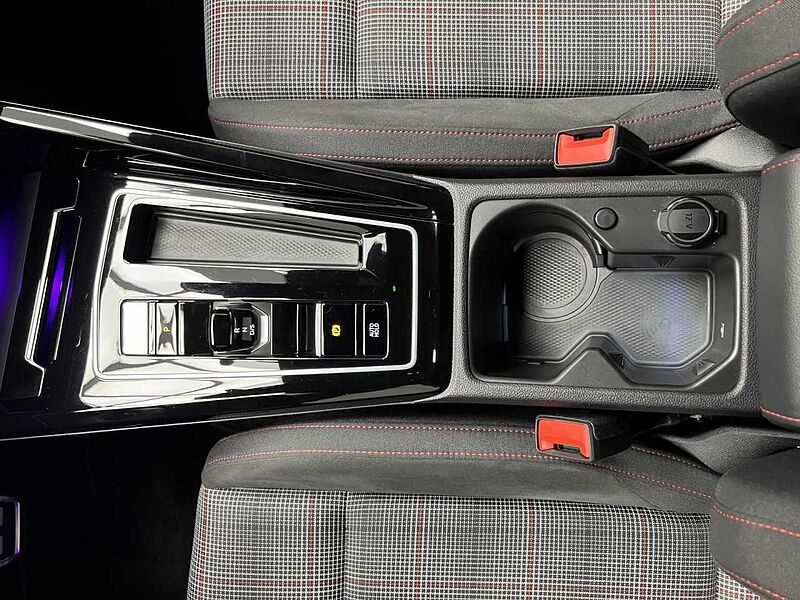 Volkswagen Golf VIII GTI 2.0 TSI DSG Klima Navi